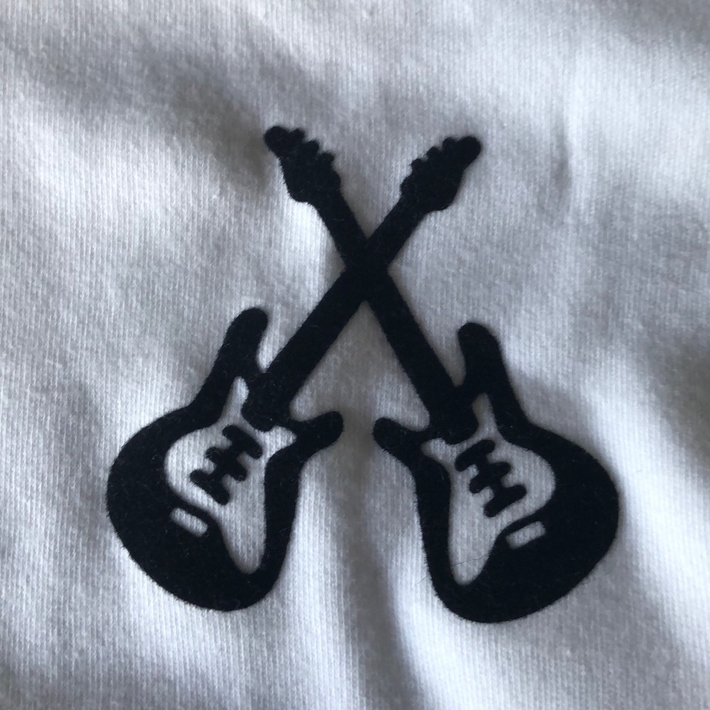 2 Ringer Tees 🖤🎸 - Picture 3 of 4